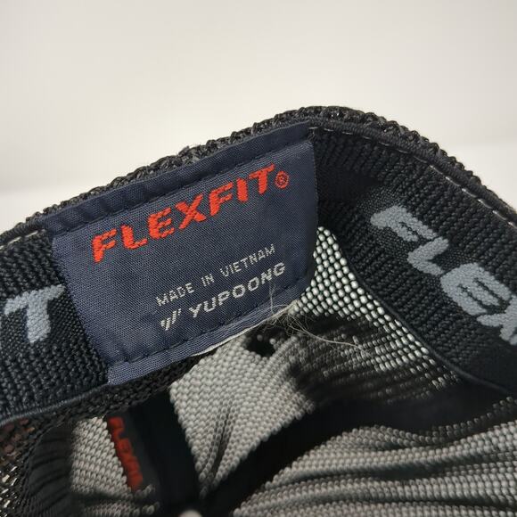 Oakley Fitted Trucker Hat Multicolor XL Camouflage Flexfit Yupoong - Picture 9 of 10